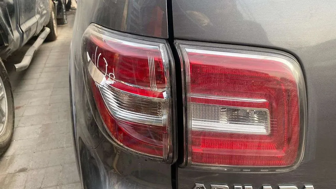 Tail Light (LH) - 2017 Nissan Armada 5.6i