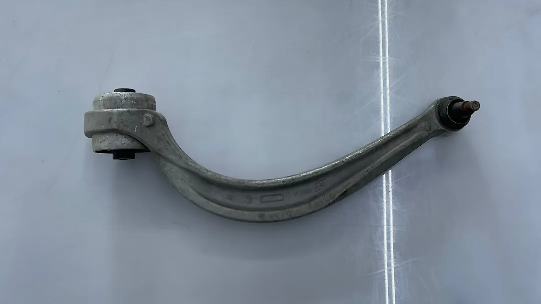 Upper arm (RH) - 2019 Audi Q7 