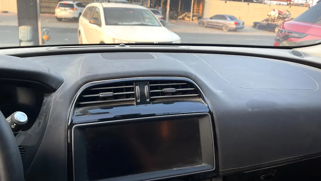 Dashboard  - 2017 Jaguar F-Pace