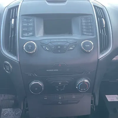 Info-gps-tv screen - 2017 Ford Edge SE