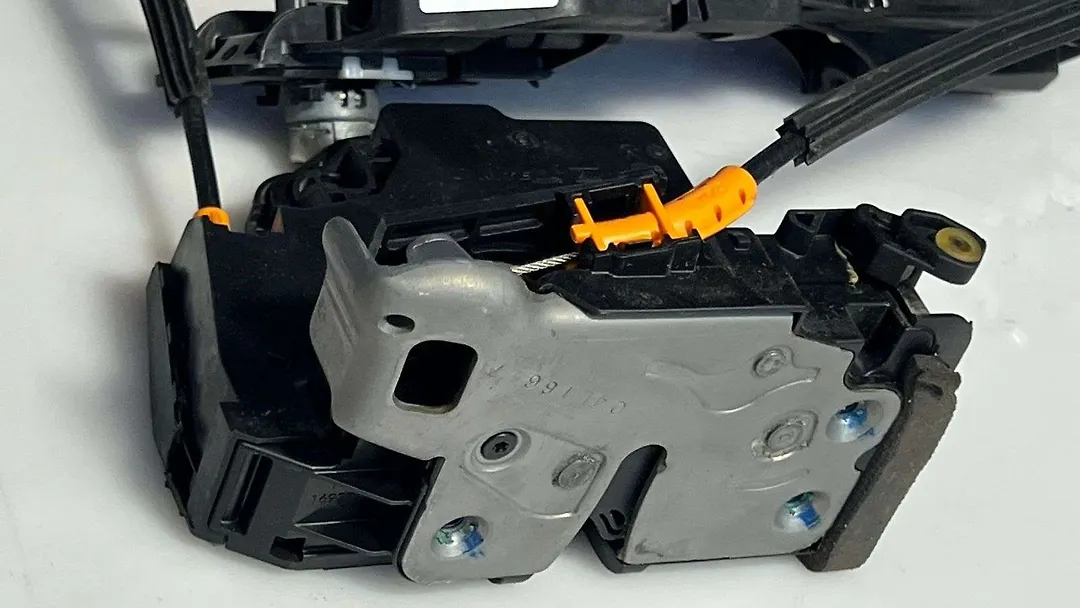 DOOR LOCK(LHF) - 2018 GMC Terrain