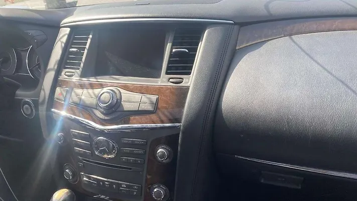 Dashboard  - 2011 Infiniti QX56