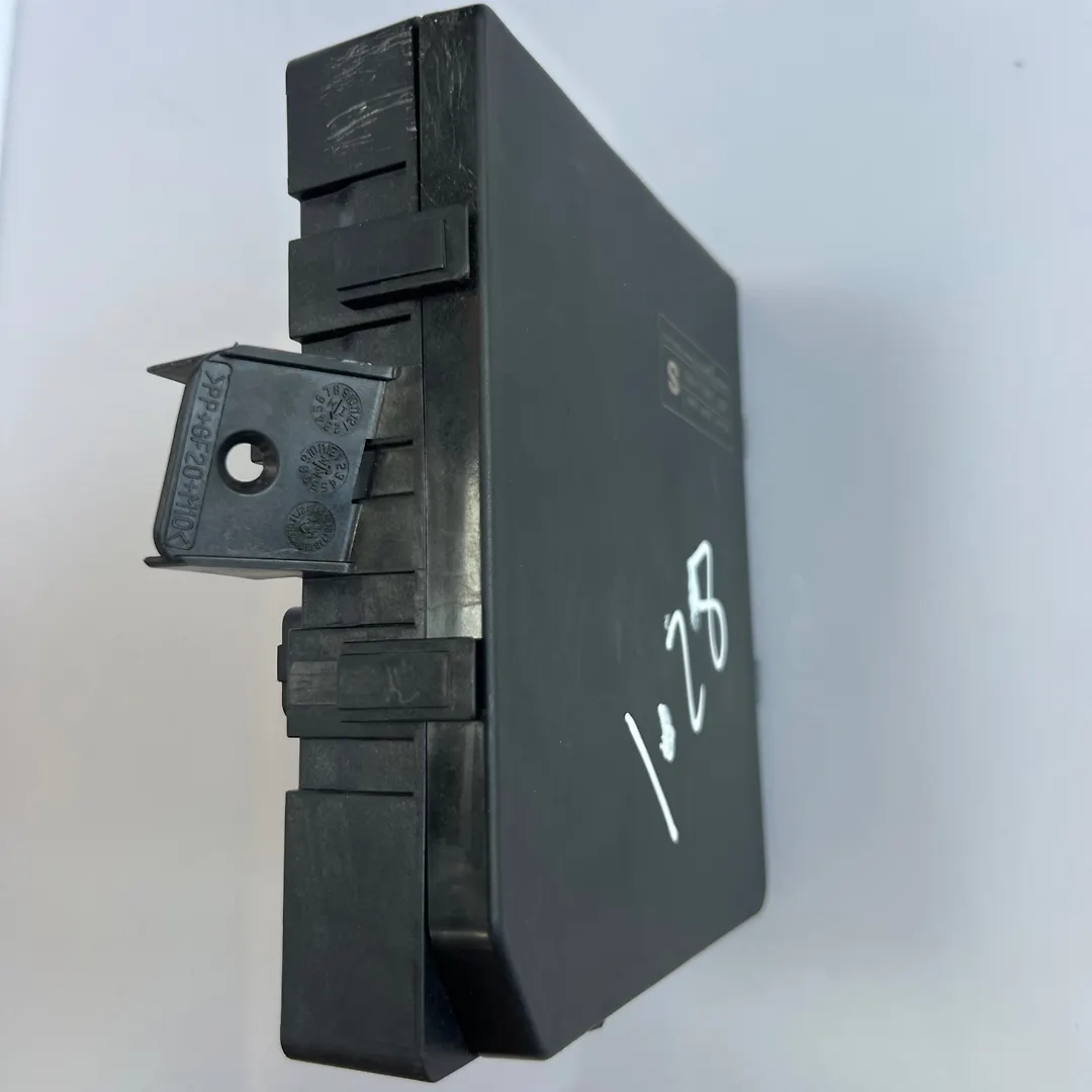 Fuse box - 2013 Infiniti QX56