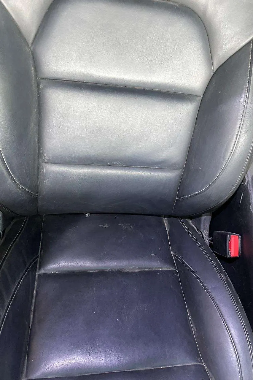 Front Seat (RHS) - 2017 Infiniti QX30 2.0t