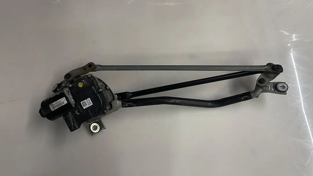 Windshield wiper motor - 2018 Lincoln Continental