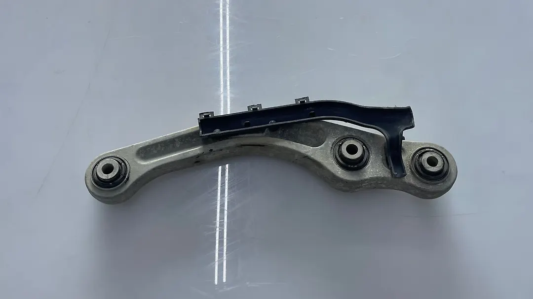 Lower arm (RH) - 2003 Audi A8