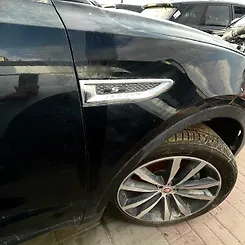 Fender (RHF) - 2020 Jaguar E-Pace