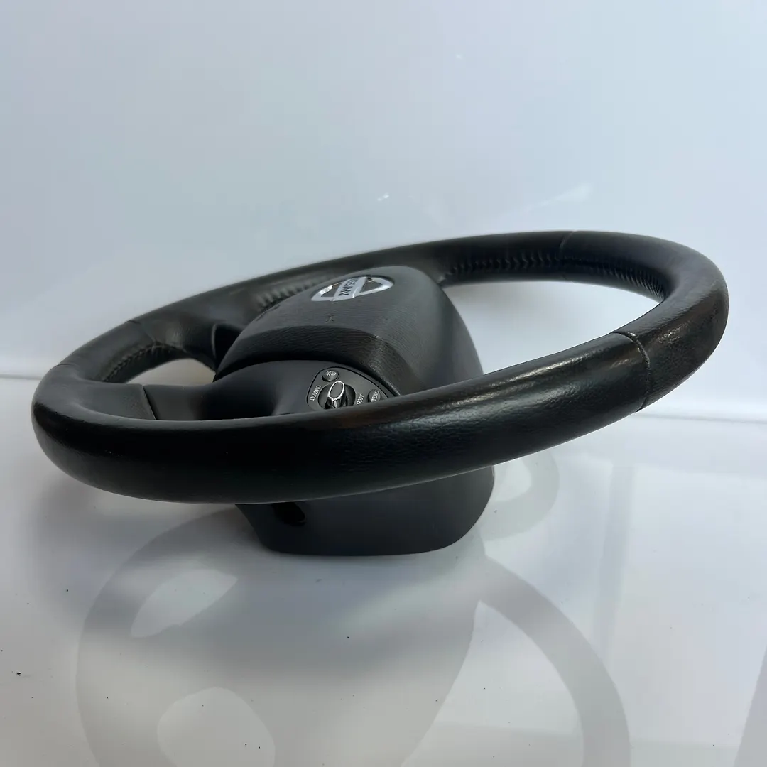 Steering wheel - 2013 Nissan Pathfinder