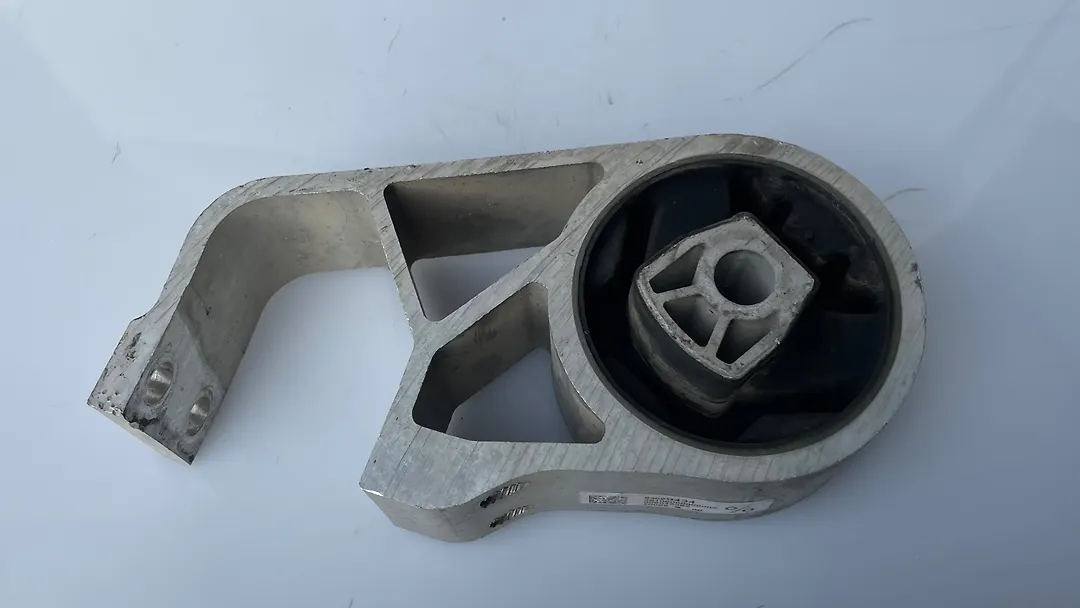 Mount (Gear) - 2020 Chevrolet Traverse LS