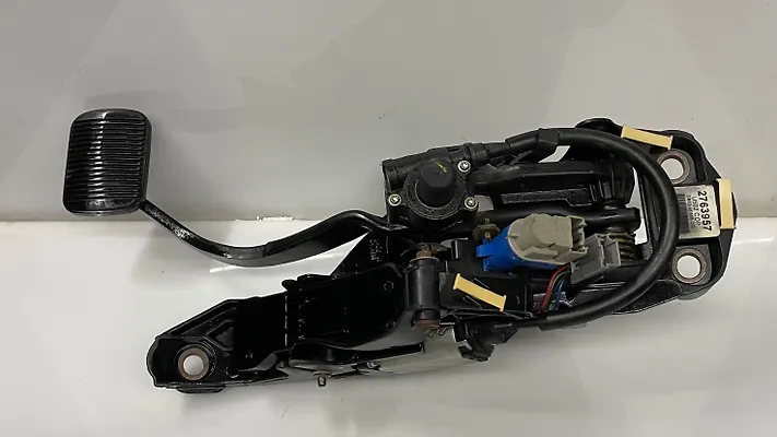 Pedal brake/clutch - 2017 Ford Explorer