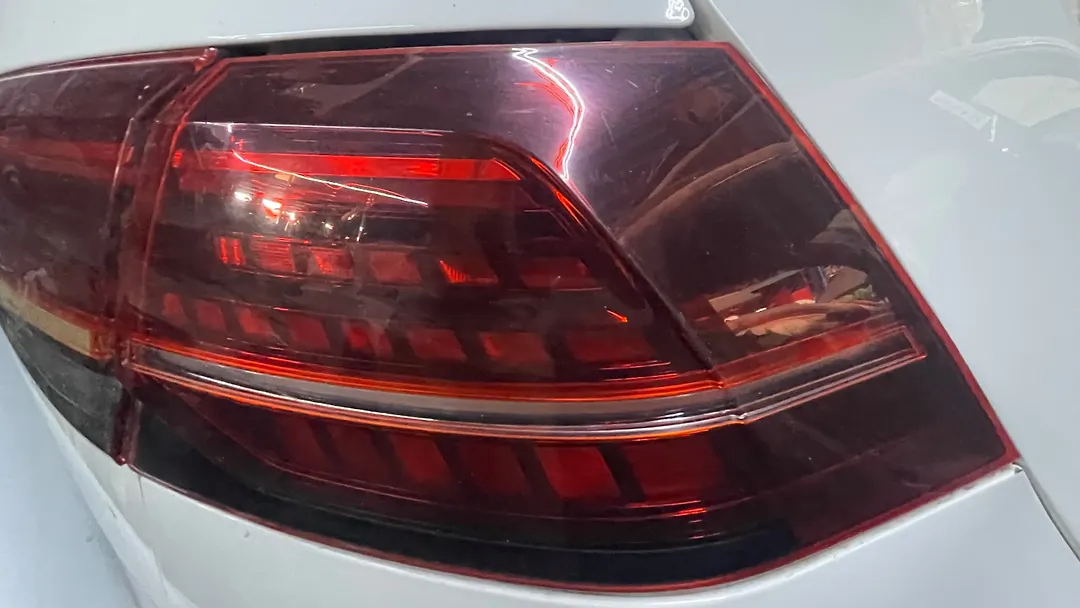 Tail Light (RH) - 2015 Volkswagen Golf GTI