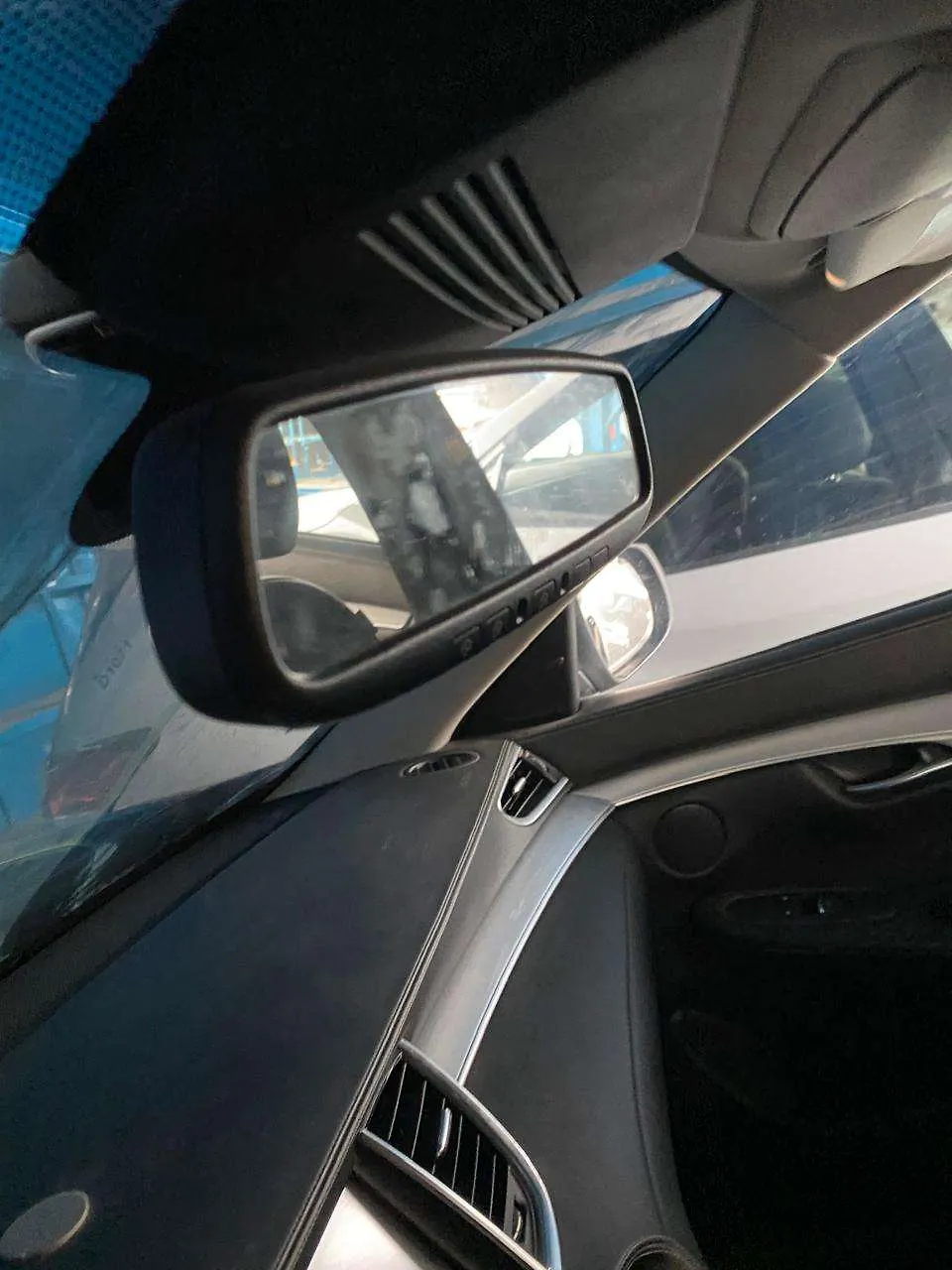 Rear view mirror - 2019 Infiniti QX50