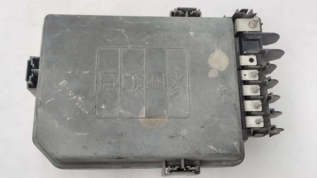 Fuse box - 2018 GMC Terrain