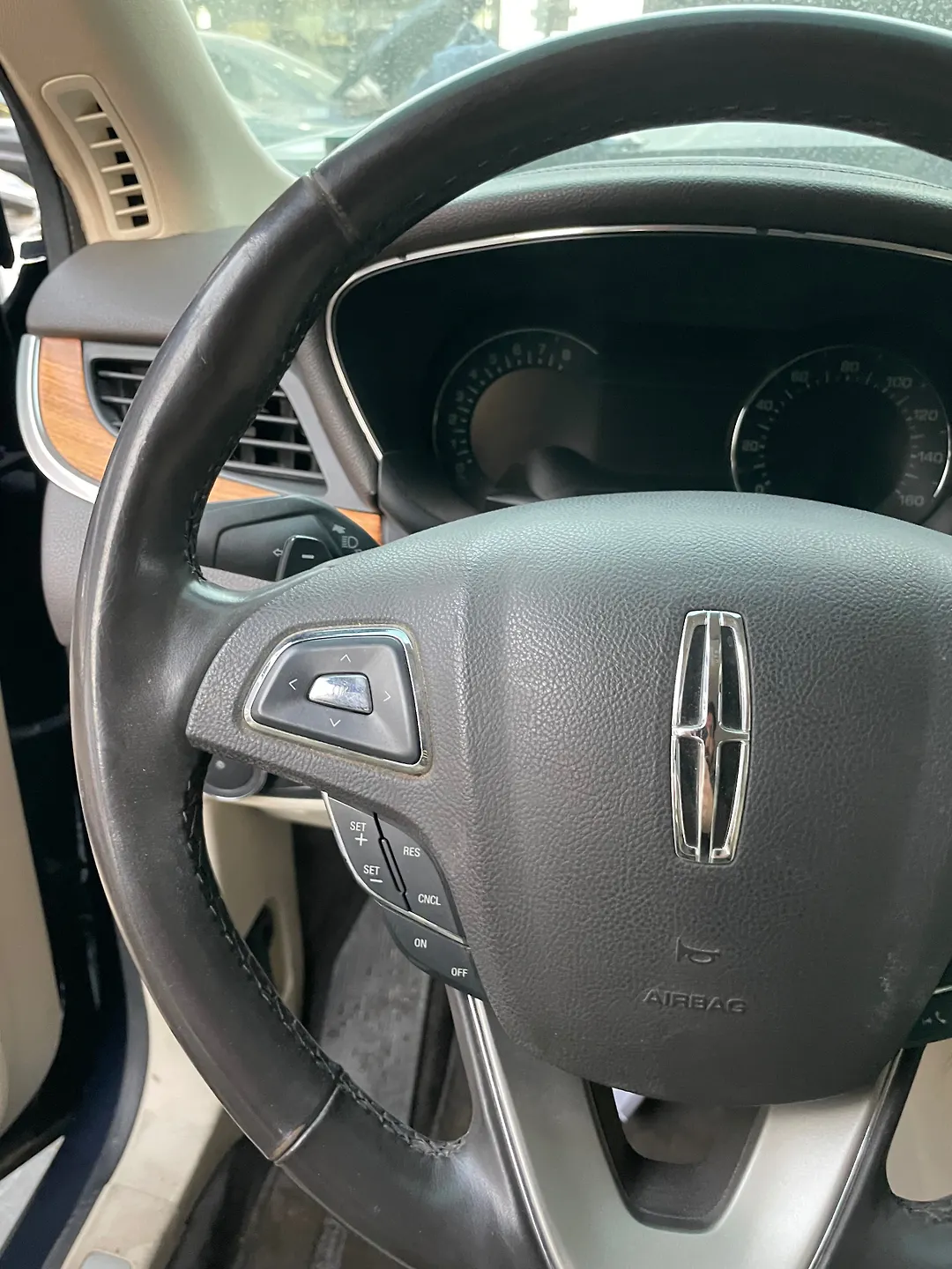 Steering wheel - 2015 Lincoln MKC