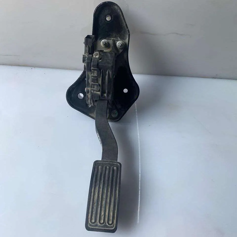 Accelerator pedal - 2011 Infiniti QX56