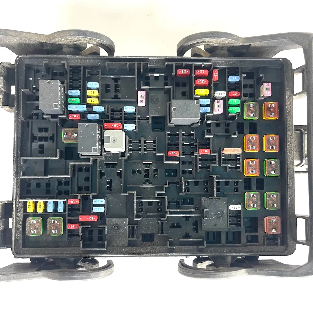 Fuse box - 2015 Cadillac Escalade ESV LUXURY