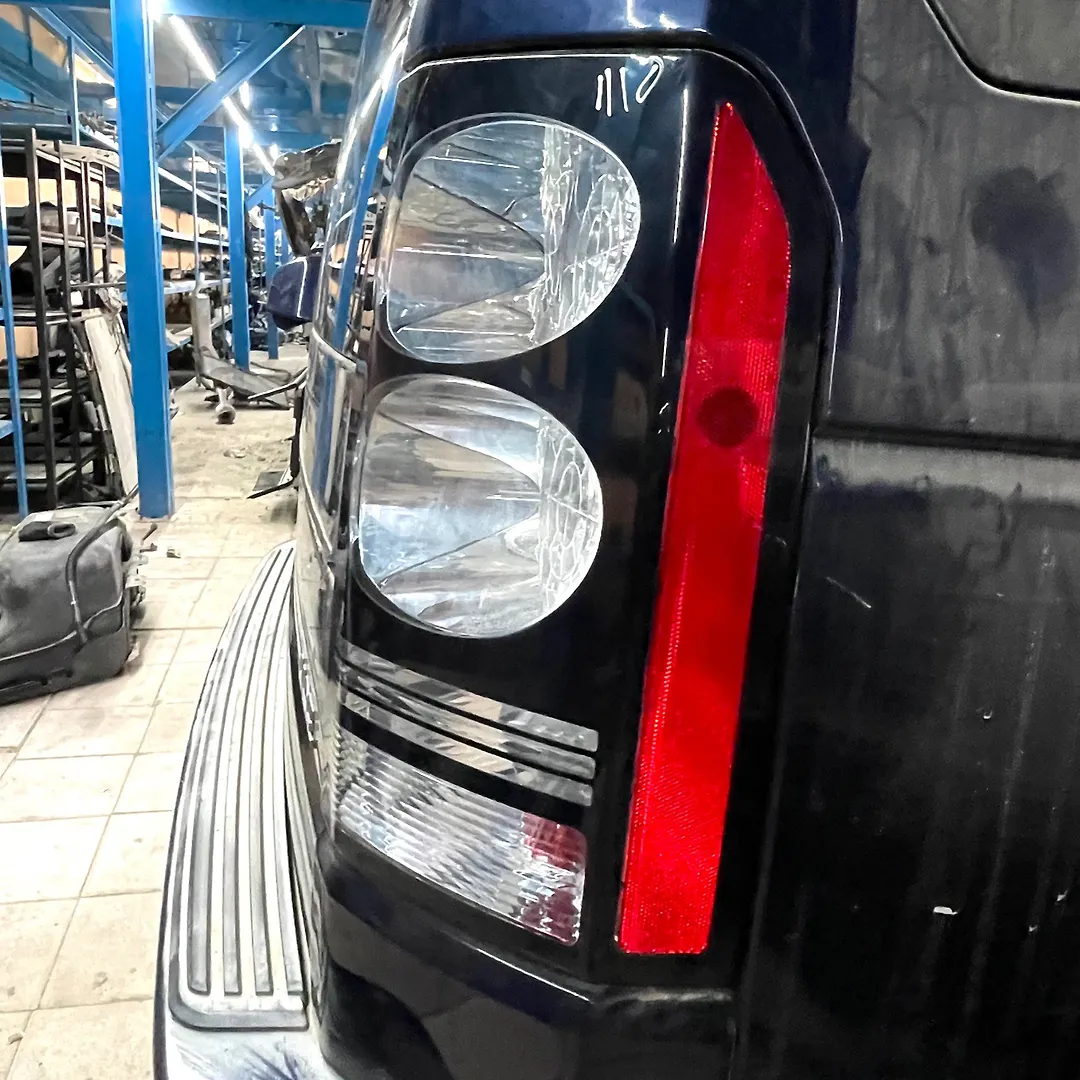 Tail Light (RH) - 2014 Land Rover LR4