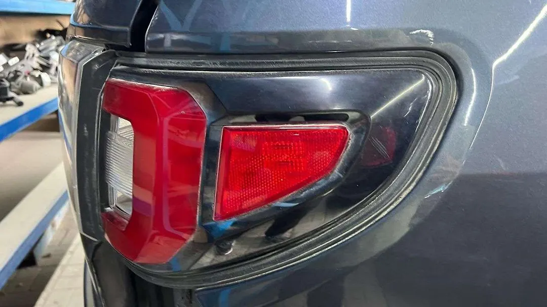 Tail Light (RH) - 2013 GMC Acadia