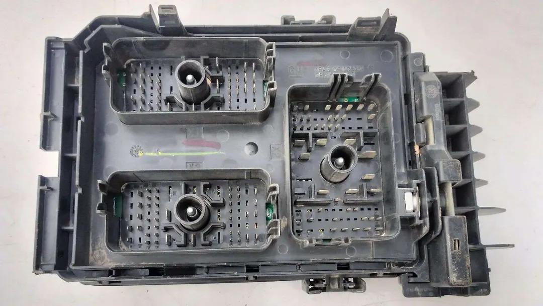 Fuse box - 2018 GMC Terrain