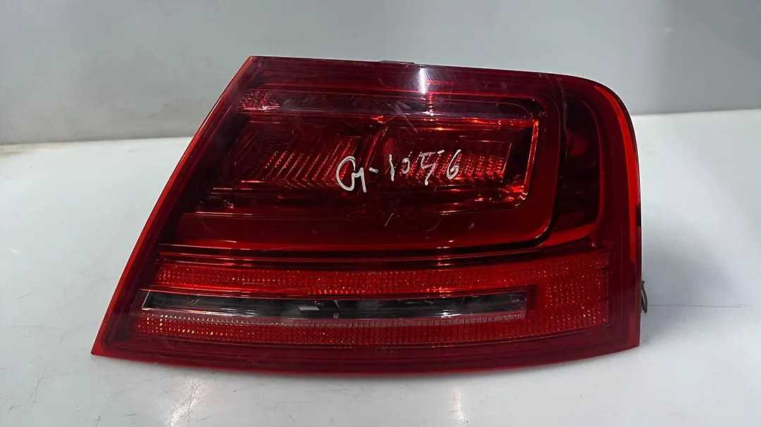 Tail Light (RH) - 2013 Audi A8