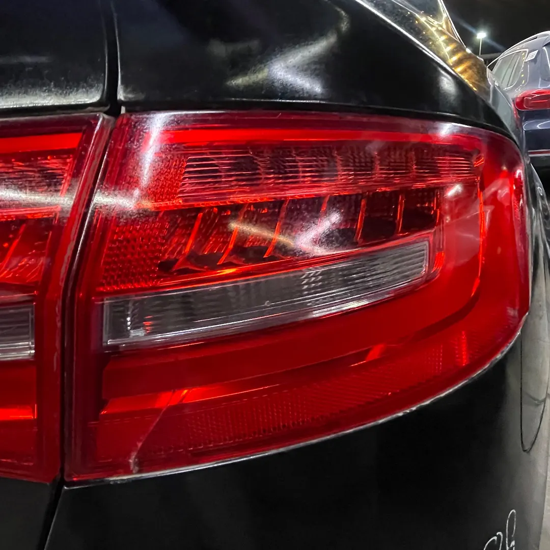 Tail Light (RH) - 2015 Audi A4 Quattro