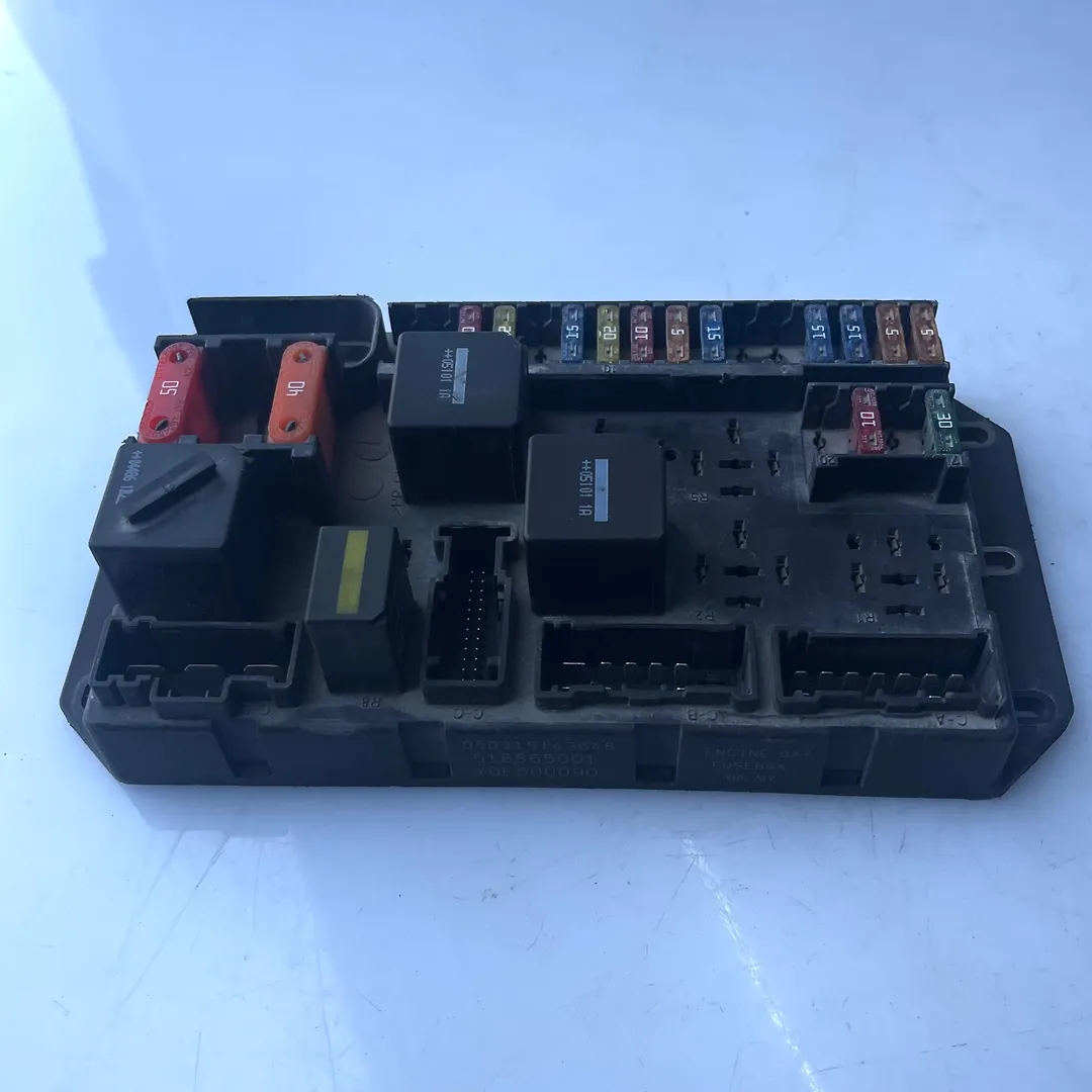 Engine compartment fuse box - 2008 Land Rover RANGE ROVER VOGUE