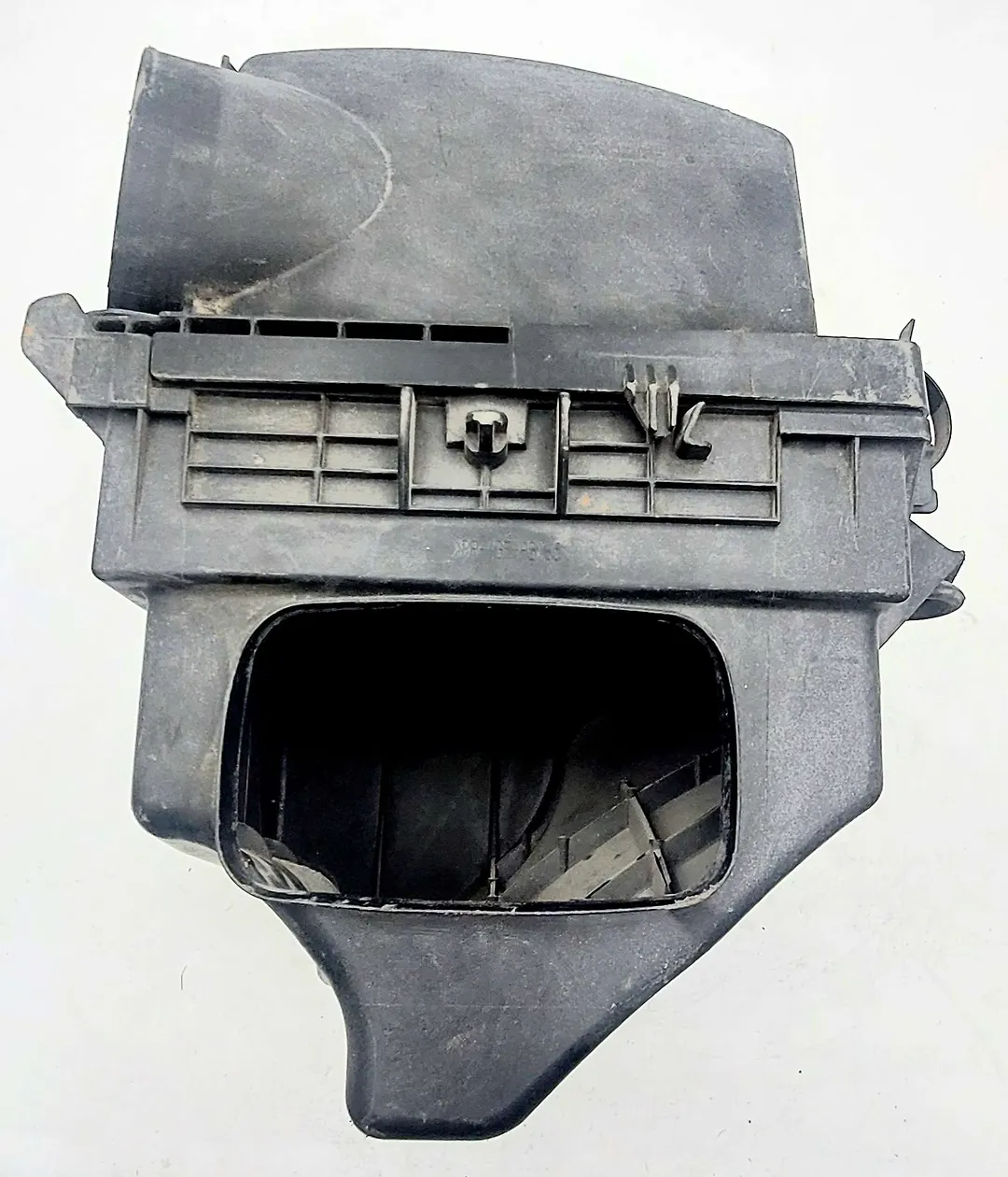 Air cleaner box - 2011 Jeep Grand Cherokee 70TH ANNIVERSARY