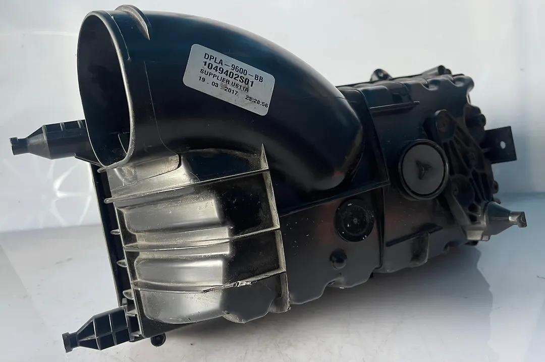 Air cleaner box(RH) - 2019 Land Rover DISCOVERY