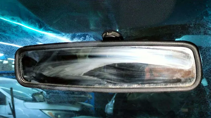 Rear view mirror - 2011 Ford Explorer