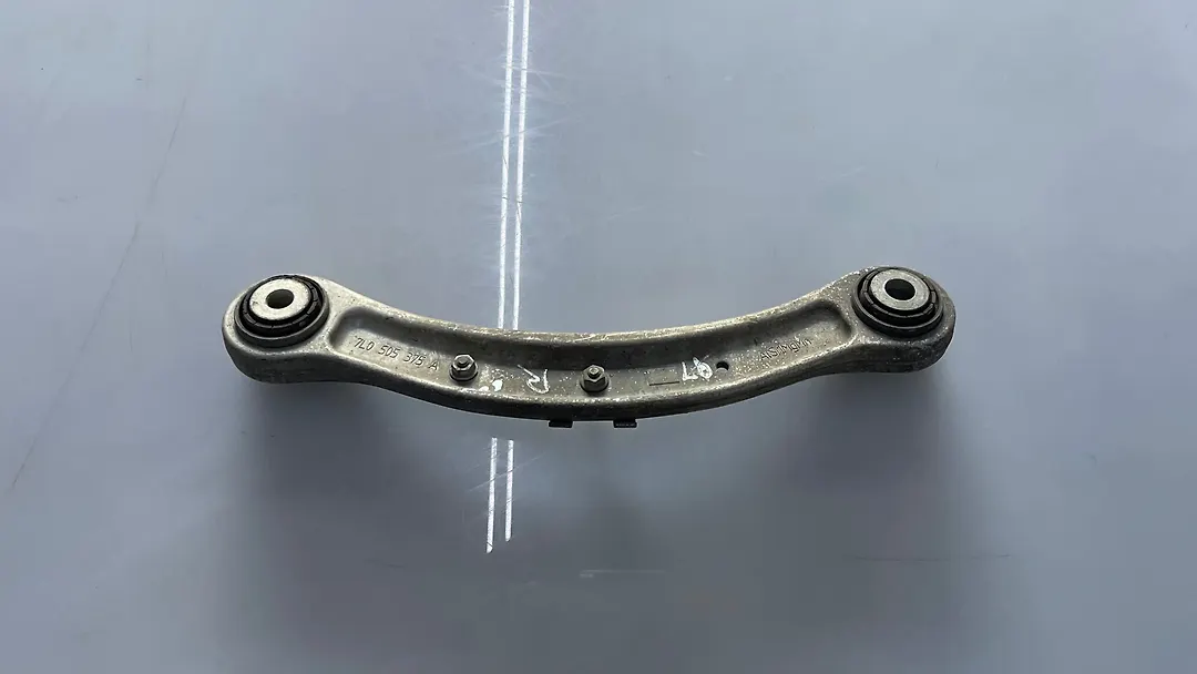 Upper arm (RH) - 2007 Audi Q7