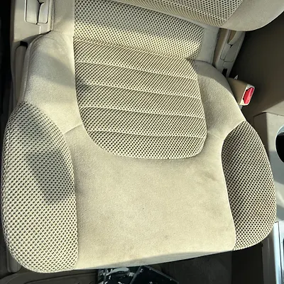 Front Seat (RHS) - 2011 Nissan Pathfinder 4.0