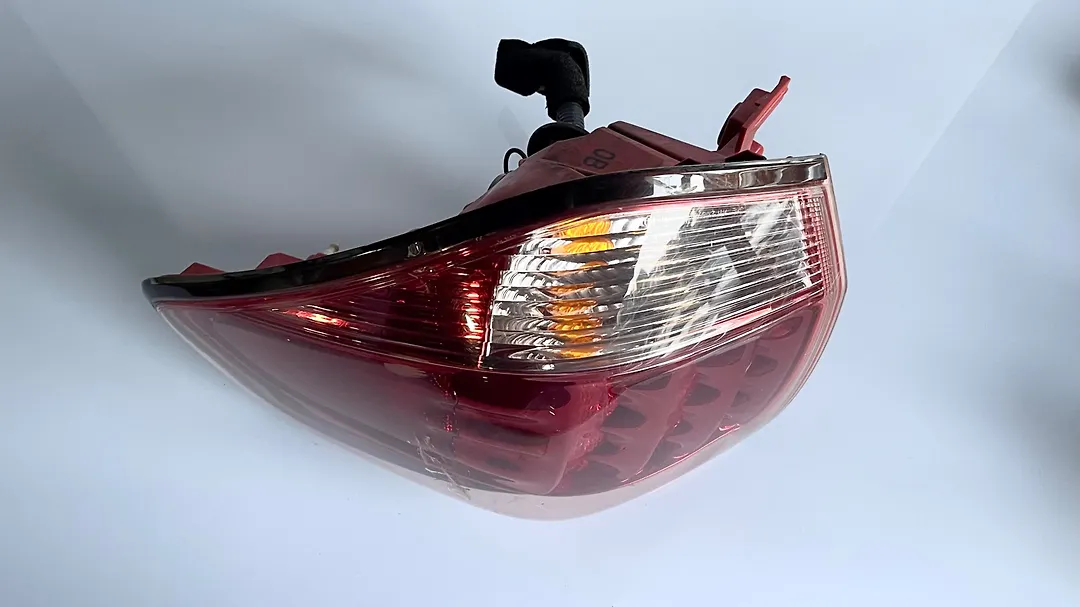 Tail Light (RH) - 2011 Infiniti QX56