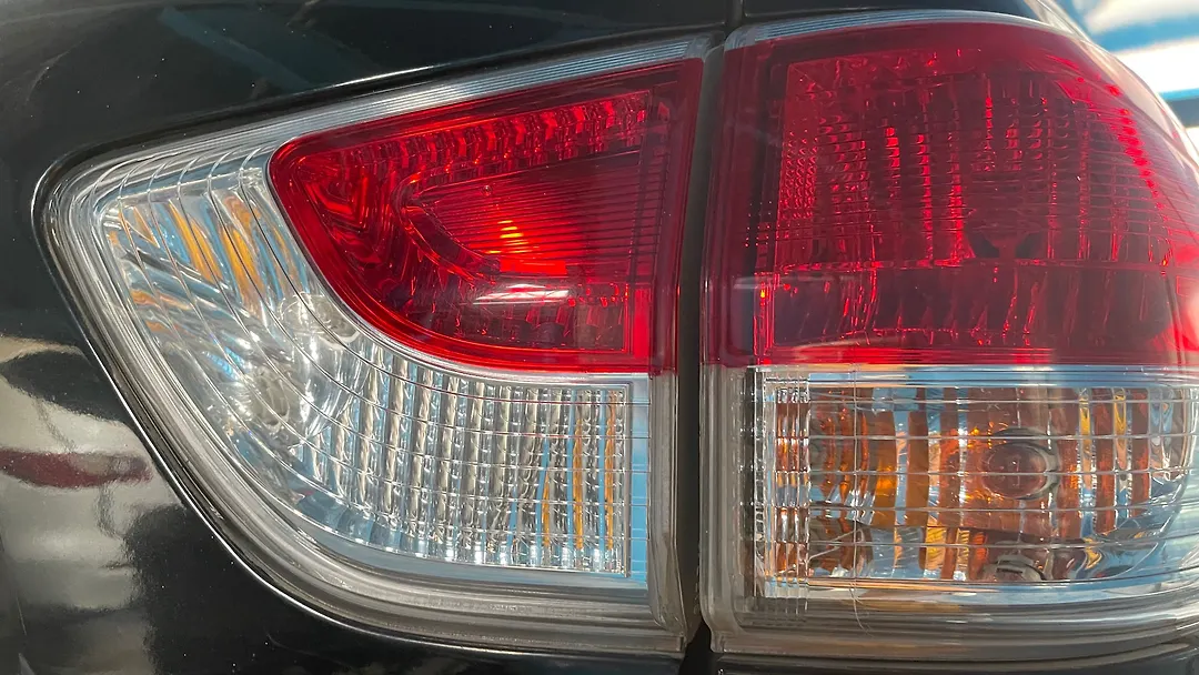 Tail Light (RH) - 2013 Nissan Pathfinder