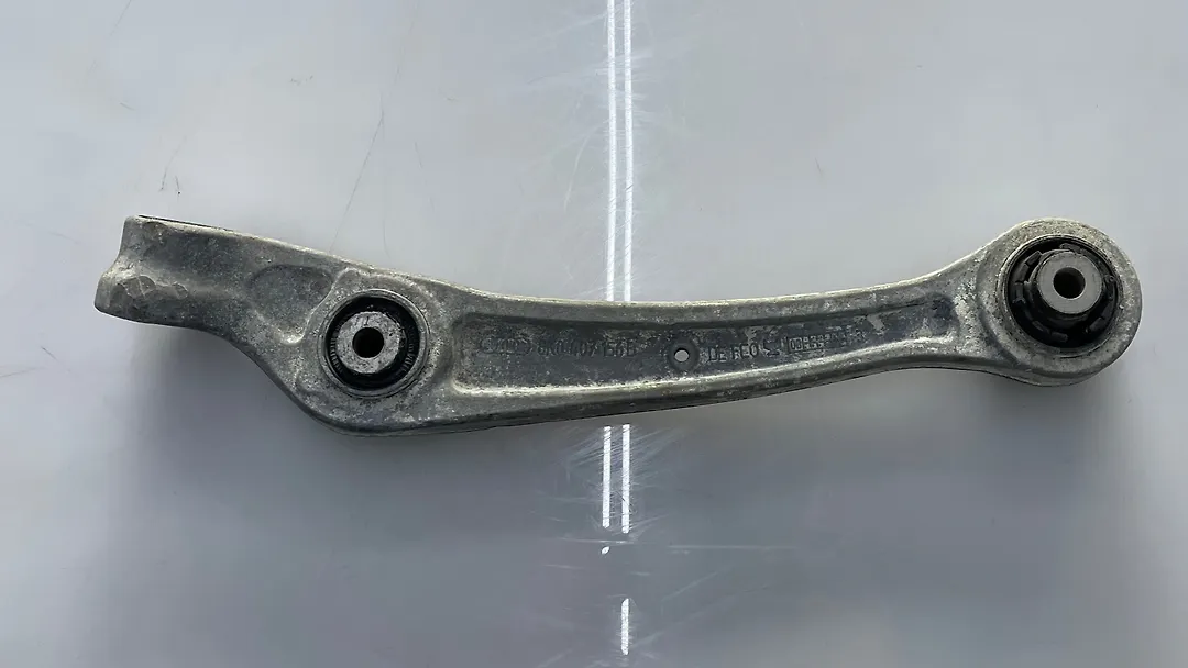 Lower Arm(RHF) - 2009 Audi A4