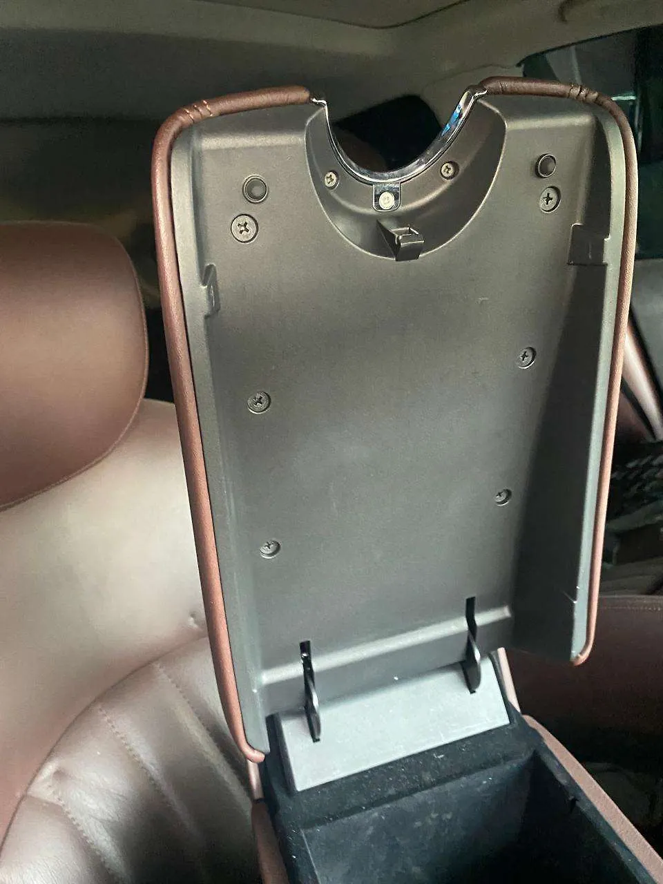 Armrest - 2016 Infiniti QX50