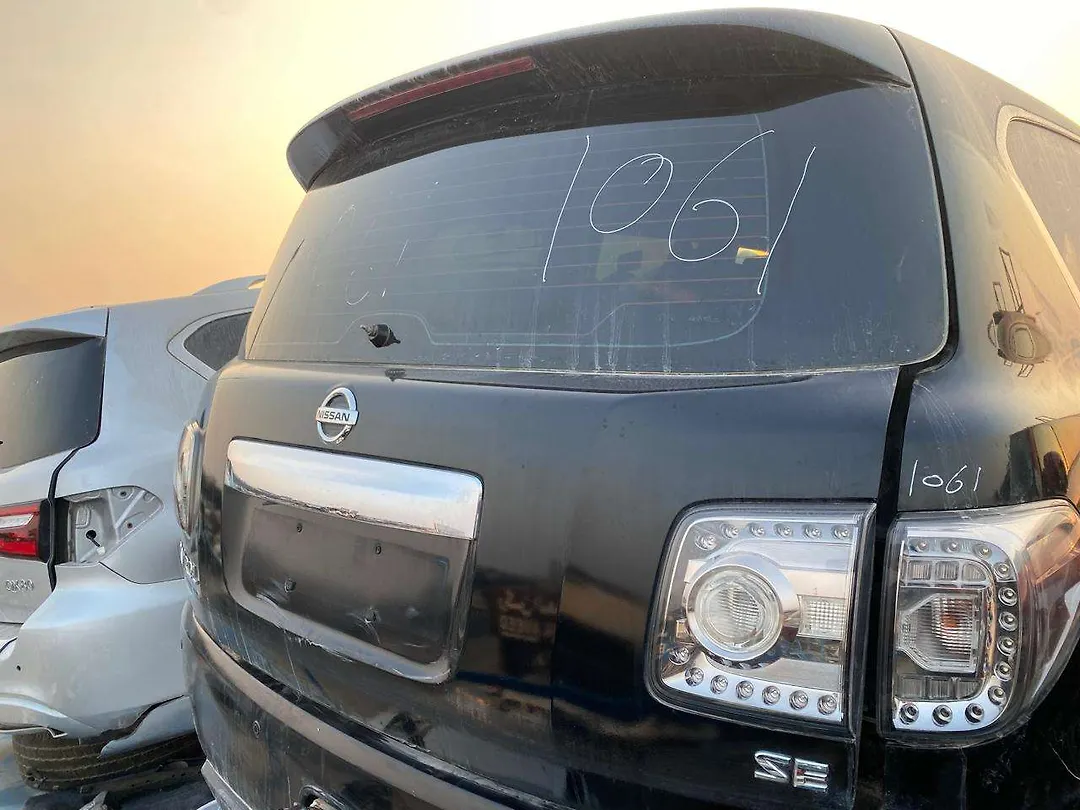 Trunk/hatch/tailgate - 2011 Nissan Patrol