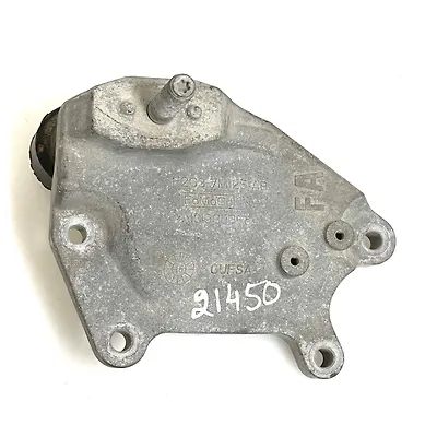 Mount bracket - 2016 Ford Edge SEL
