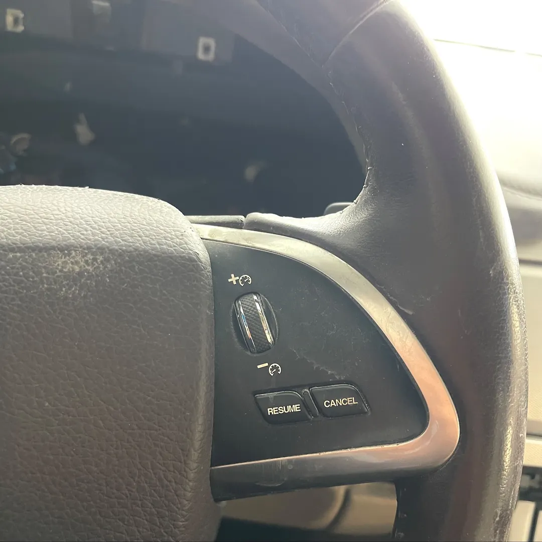 Steering wheel - 2013 Jaguar XF