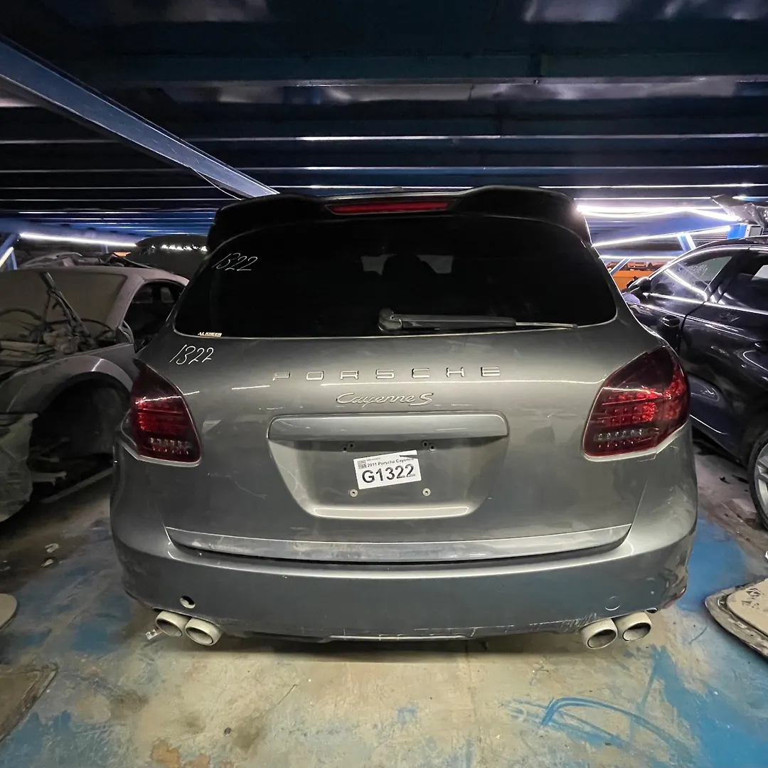 Trunk/hatch/tailgate - 2011 Porsche Cayenne S