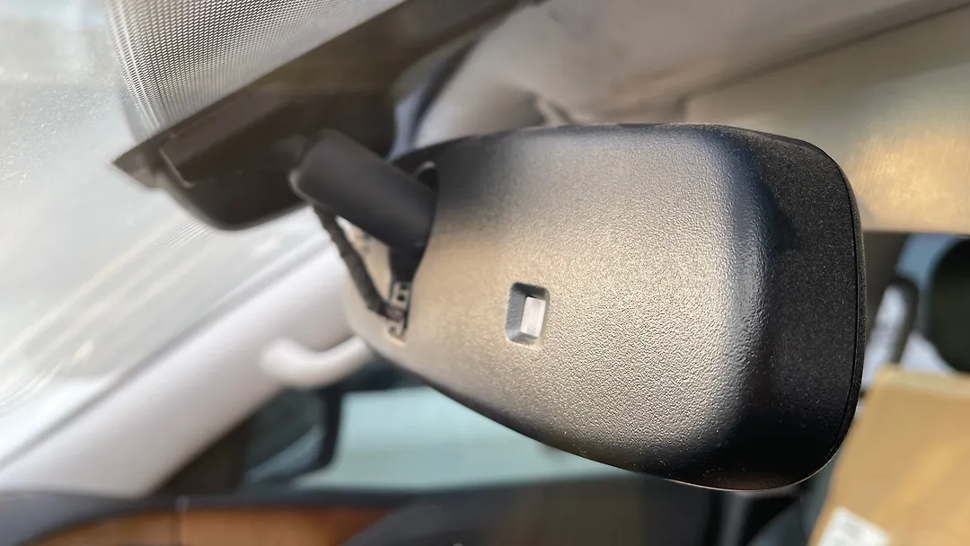 Rear view mirror - 2011 Infiniti QX56 5.6i