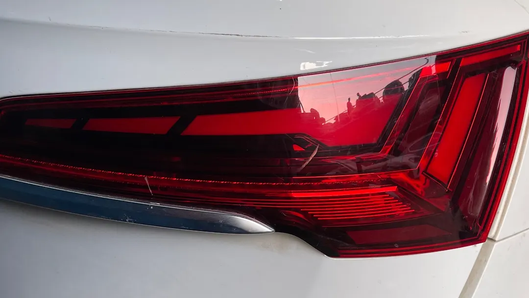 Tail Light (RH) - 2021 Audi Q5