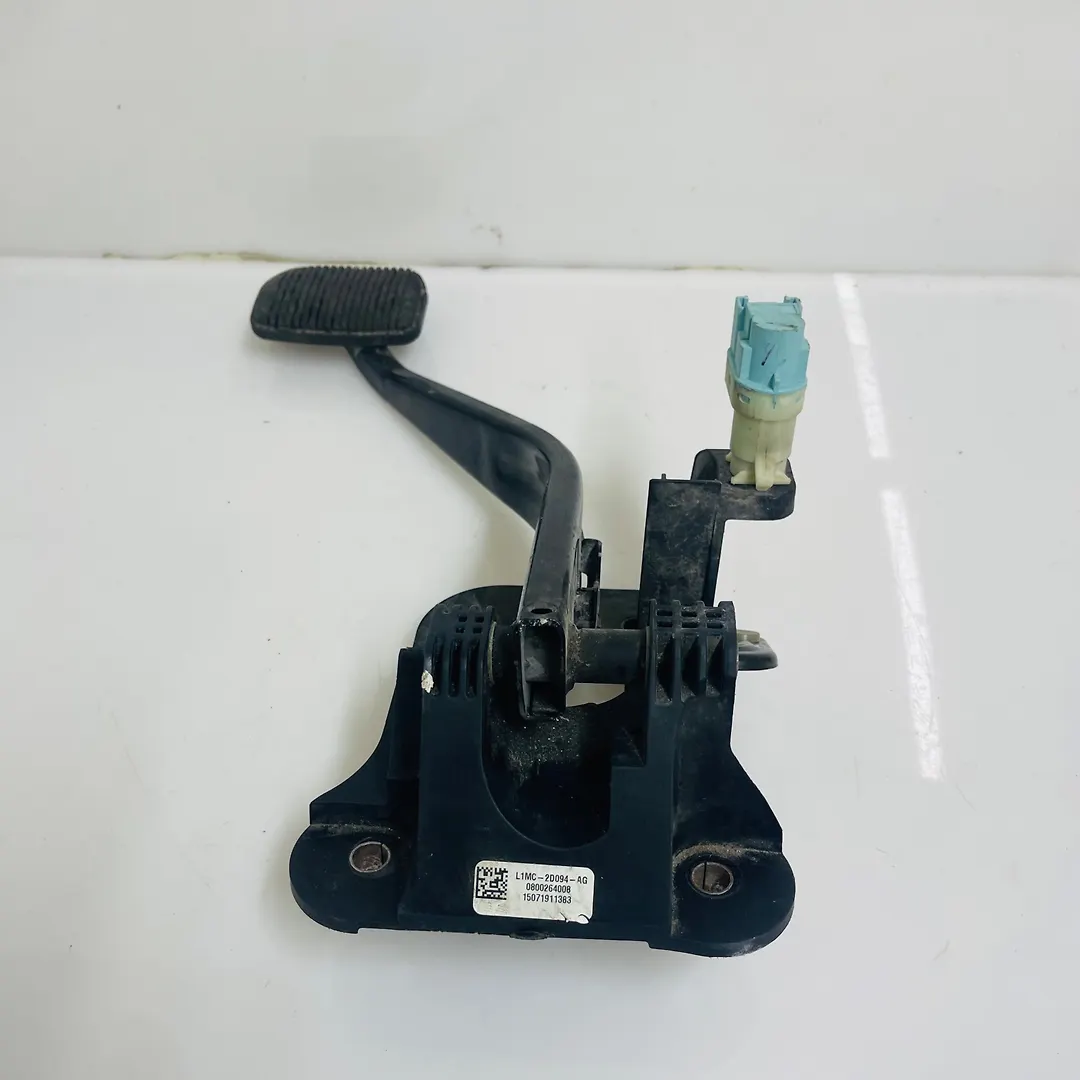 Pedal brake/clutch - 2020 Ford Explorer XLT