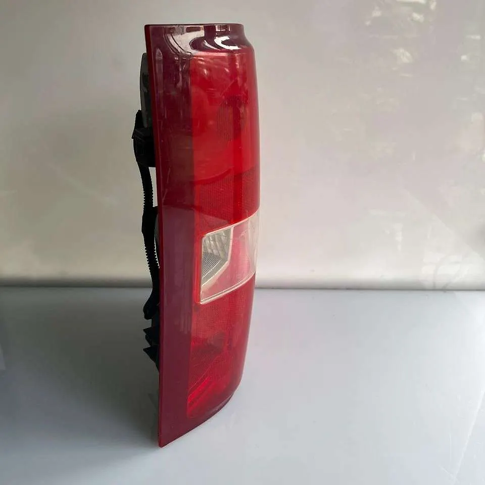 Tail Light (RH) - 2011 Chevrolet SILVERADO LTZ