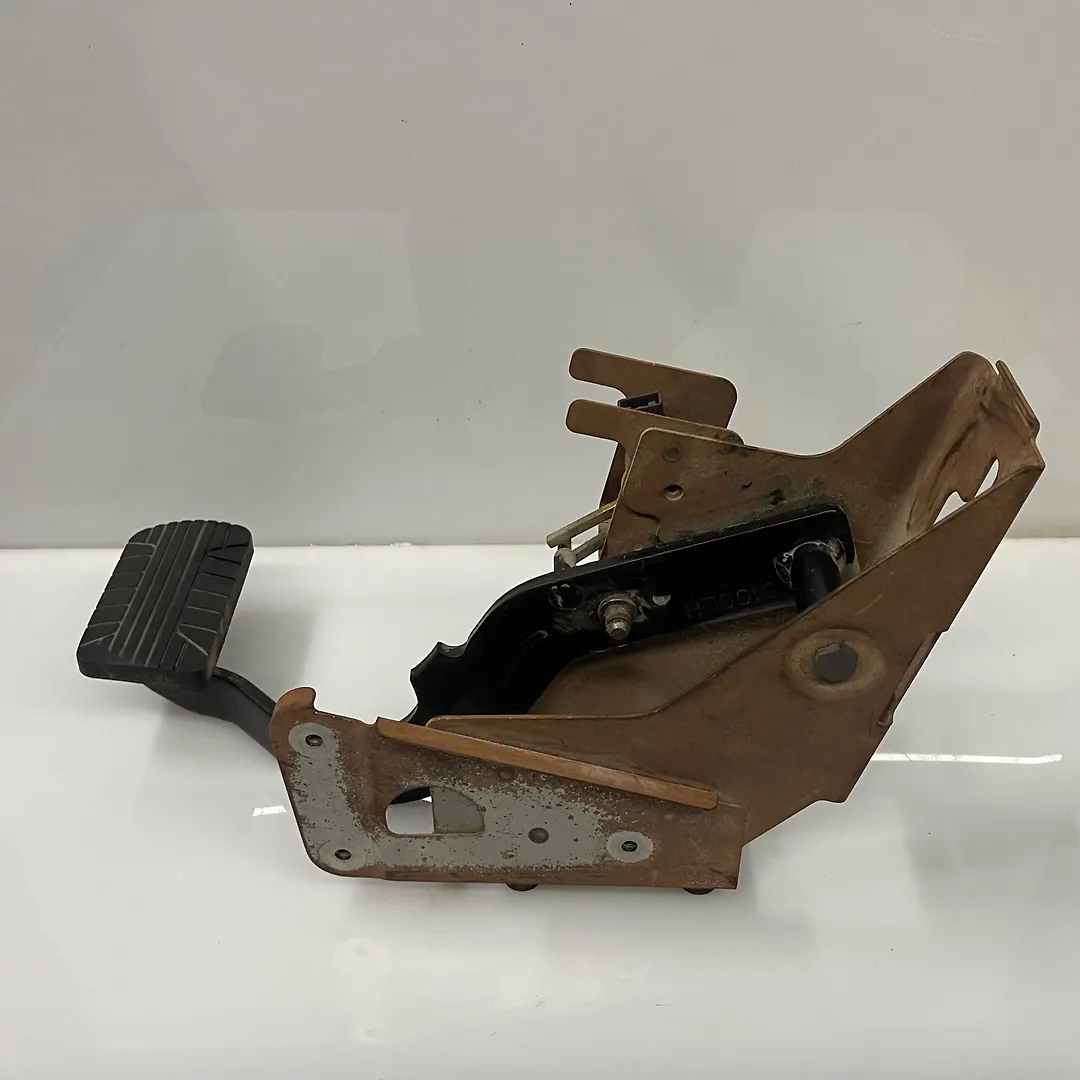 Pedal brake/clutch - 2011 Chevrolet Camaro LT2