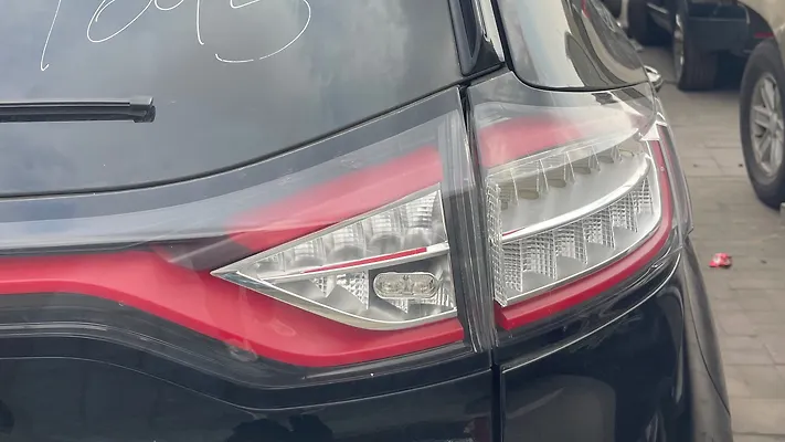 Tail Light (RH) - 2015 Ford Edge SEL