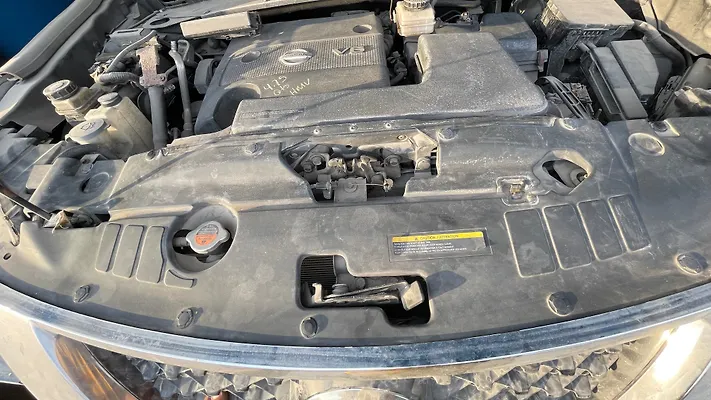 Radiator cover baffle - 2013 Nissan Pathfinder 3.5i