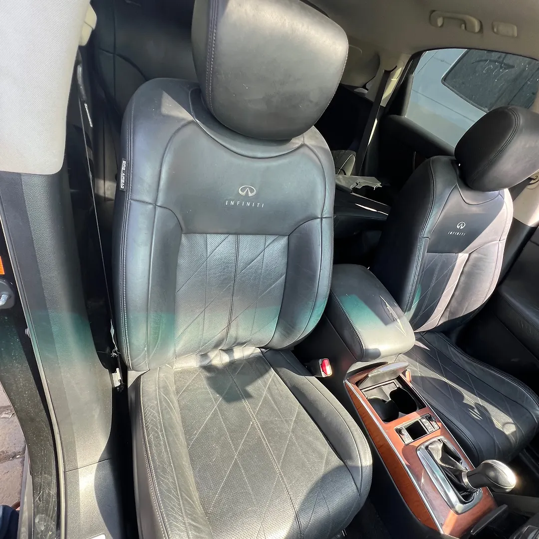 Front Seat (RHS) - Infiniti