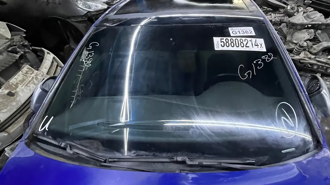 Windshield glass - 2015 Volkswagen Golf R