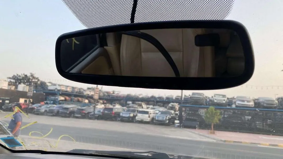 Rear view mirror - 2013 Nissan Armada