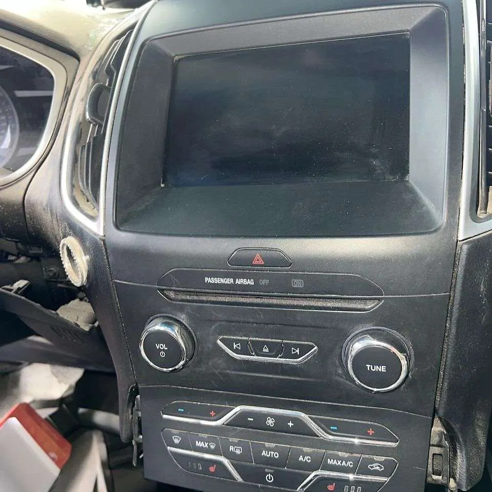 Info-gps-tv screen - 2015 Ford Edge